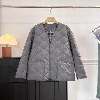 Women's Casual Diamond Quilted Padded Jacket Fashionable V-Neck Winter Warm Cotton Coat With Plaid Lining And Zipper Pockets